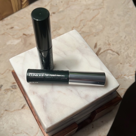 Two brand new Clinique.Massacrer’s.High impact 01 Black color. - Picture 3 of 4